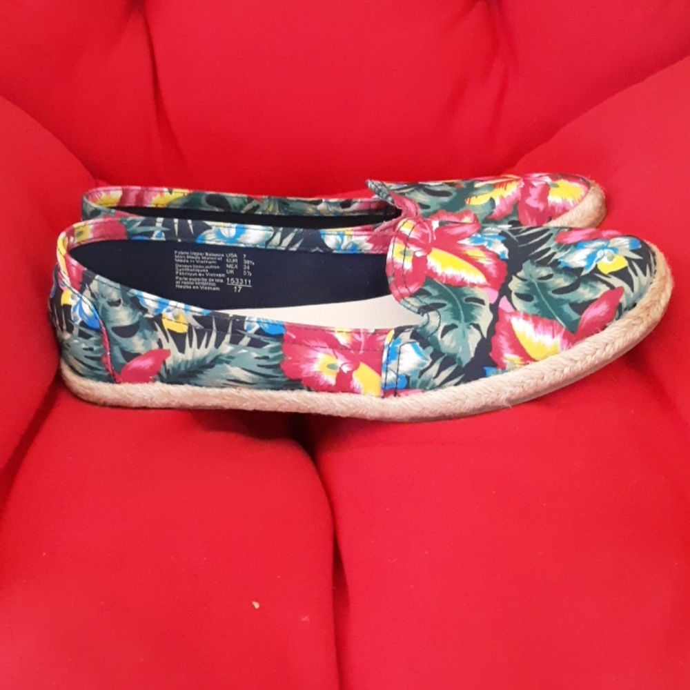 AEO Vacation Patterned Espadrilles